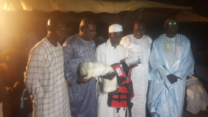 Sibassor : Le ministre Diène Farba Sarr gâte les pêcheurs en leur offrant un important lot de matériel Sibassor : Le ministre Diène Farba Sarr gâte les pêcheurs en leur offrant un important lot de matériel