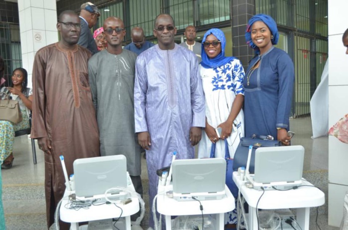 Santé maternelle et néonatale : Abdoulaye Diouf Sarr a réceptionné 33 appareils d’échographie Santé maternelle et néonatale : Abdoulaye Diouf Sarr a réceptionné 33 appareils d’échographie
