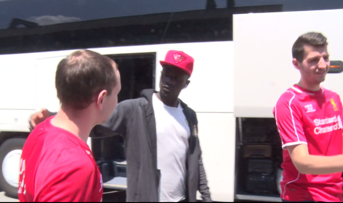 Sadio Mané à la rencontre des supporters de Liverpool en Croatie Sadio Mané à la rencontre des supporters de Liverpool en Croatie