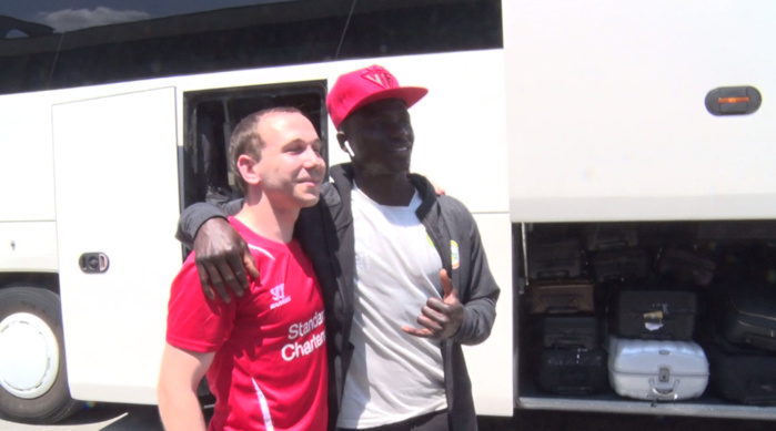 Sadio Mané à la rencontre des supporters de Liverpool en Croatie Sadio Mané à la rencontre des supporters de Liverpool en Croatie