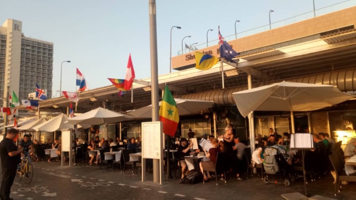 Tel-Aviv : Le drapeau du Sénégal flotte au défilé de la Gay Pride, le dernier vendredi du mois de Ramadan