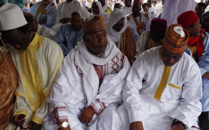 PRÉSIDENTIELLE 2019 - Baye Ciss à la quête de prières pour la réélection du Président Macky Sall chez l'Imam Cheikh et chez le Khalife de Médina PRÉSIDENTIELLE 2019 - Baye Ciss à la quête de prières pour la réélection du Président Macky Sall chez l'Imam Cheikh et chez le Khalife de Médina