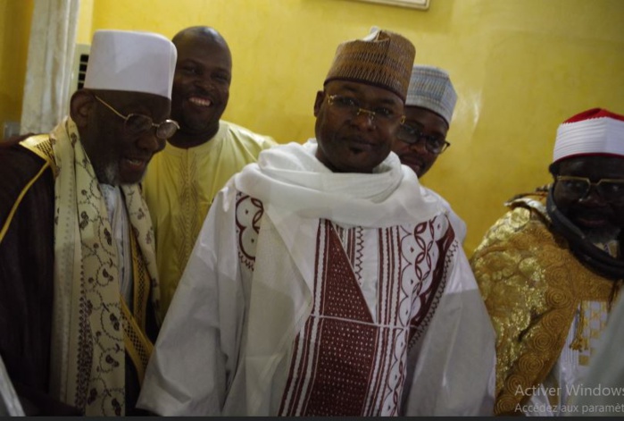 PRÉSIDENTIELLE 2019 - Baye Ciss à la quête de prières pour la réélection du Président Macky Sall chez l'Imam Cheikh et chez le Khalife de Médina PRÉSIDENTIELLE 2019 - Baye Ciss à la quête de prières pour la réélection du Président Macky Sall chez l'Imam Cheikh et chez le Khalife de Médina