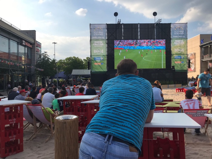 CDM 2018 / Sénégal-Pologne : Les sénégalais d'Allemagne montent leur Fan zone CDM 2018 / Sénégal-Pologne : Les sénégalais d'Allemagne montent leur Fan zone