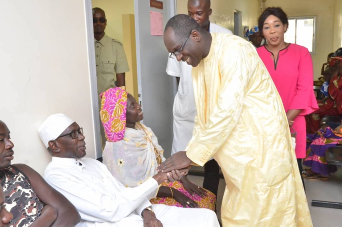 CNTS : Abdoulaye Diouf se réjouit du stock suffisant des poches de sang