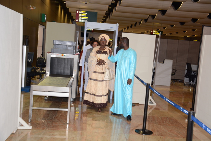 Pèlerinage à La Mecque : Maïmouna Ndoye Seck valide le dispositif à l’AIBD Pèlerinage à La Mecque : Maïmouna Ndoye Seck valide le dispositif à l’AIBD