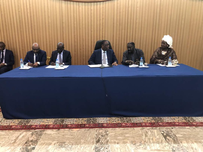 Audience : L'APR Médina et les mouvements alliés reçus au Palais de la République. Audience : L'APR Médina et les mouvements alliés reçus au Palais de la République.