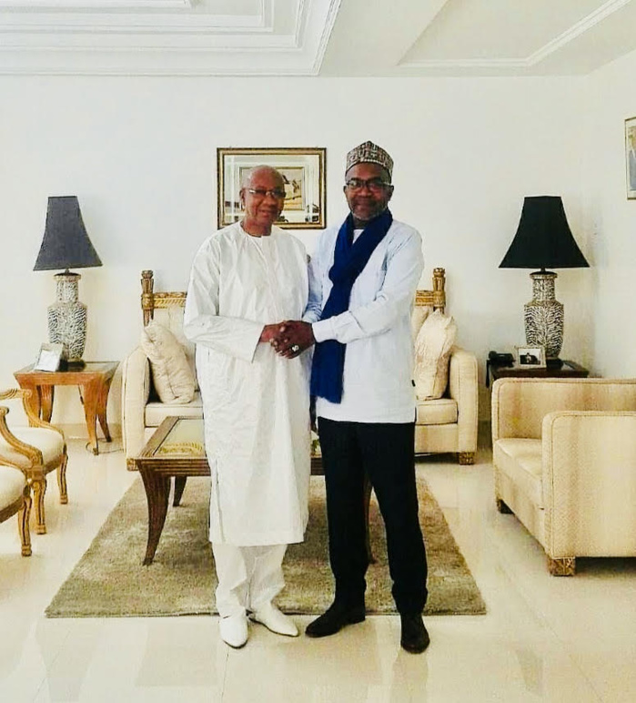 Pour changer! avec Hajibou! (Par Amadou Tidiane WONE) Pour changer! avec Hajibou! (Par Amadou Tidiane WONE)