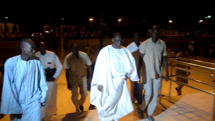 VISITE PRIVÉE DU PRÉSIDENT À TOUBA - Un tête-à-tête de 90 mns avec le Khalife VISITE PRIVÉE DU PRÉSIDENT À TOUBA - Un tête-à-tête de 90 mns avec le Khalife