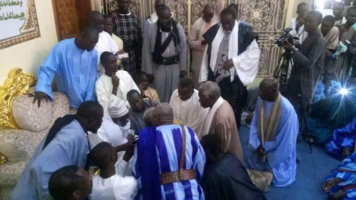 TABASKI À TOUBA- Le Khalife des Baay-Fall convoie 500 béliers dans le cour du Khalife Général des Mourides TABASKI À TOUBA- Le Khalife des Baay-Fall convoie 500 béliers dans le cour du Khalife Général des Mourides