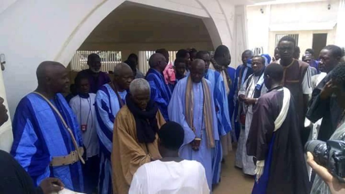 TABASKI À TOUBA- Le Khalife des Baay-Fall convoie 500 béliers dans le cour du Khalife Général des Mourides TABASKI À TOUBA- Le Khalife des Baay-Fall convoie 500 béliers dans le cour du Khalife Général des Mourides