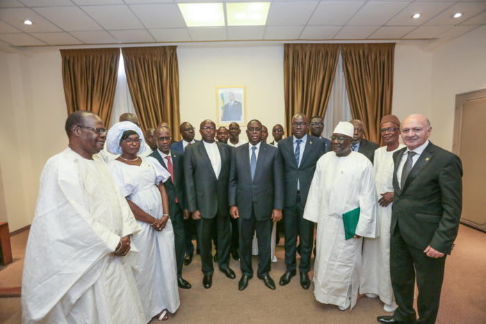 Cérémonie de remise des rapports 2014 - 2017 du médiateur de la République (Images) Cérémonie de remise des rapports 2014 - 2017 du médiateur de la République (Images)