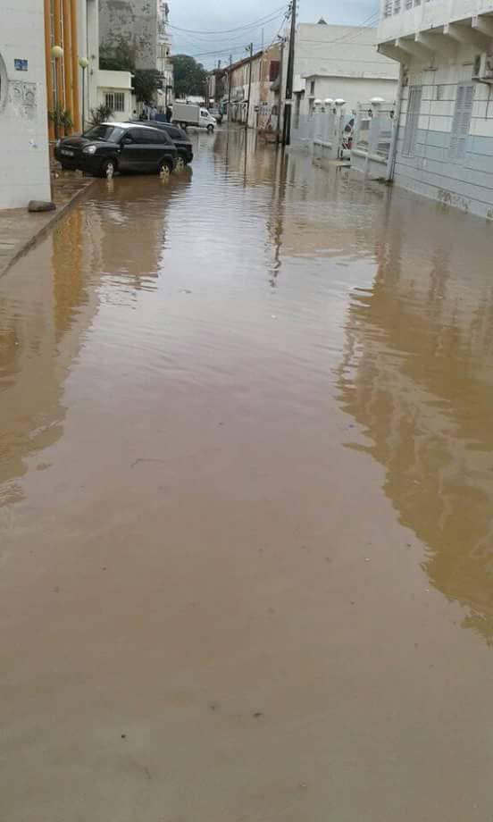 Fortes pluies d’hier/Rufisque totalement sous les eaux : Des citoyens tirent la sonnette d’alarme. (Images)