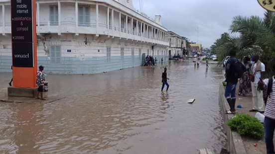 Fortes pluies d’hier/Rufisque totalement sous les eaux : Des citoyens tirent la sonnette d’alarme. (Images)