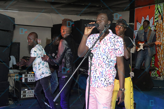 Saraba Night Club : Tarba Mbaye fête son anniversaire avec ses fans (IMAGES)