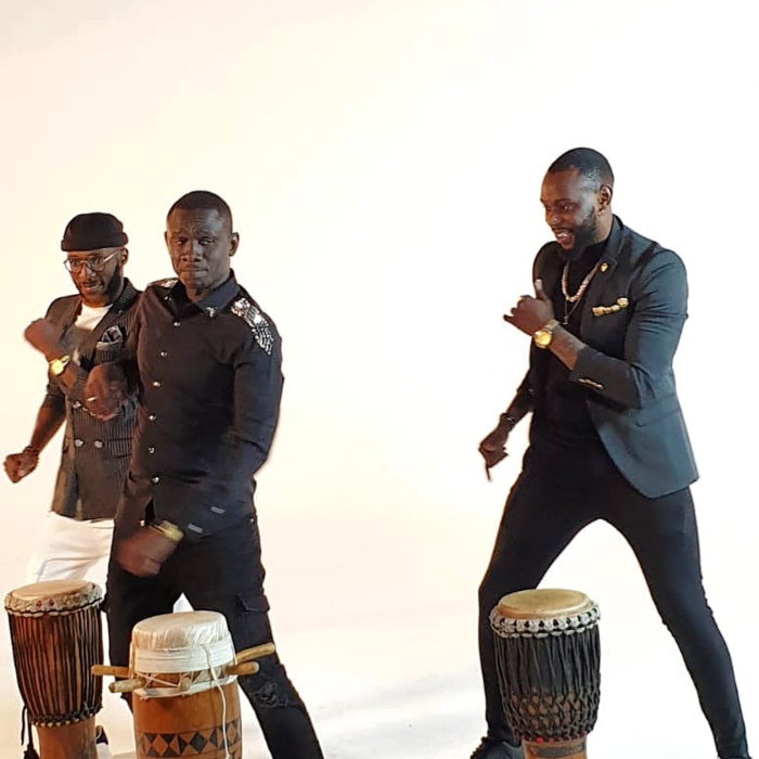 Bercy 2018 : Les images du tournage du clip de Pape Diouf avec Fally Ipupa et les petits fils de Doudou Ndiaye Coumba Rose à Paris Bercy 2018 : Les images du tournage du clip de Pape Diouf avec Fally Ipupa et les petits fils de Doudou Ndiaye Coumba Rose à Paris