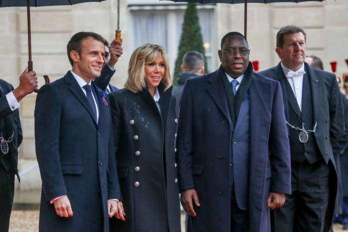 VISITE DE MACKY À PARIS  - Des opposants venus chahuter le Président de la République, humiliés et rapidement chassés