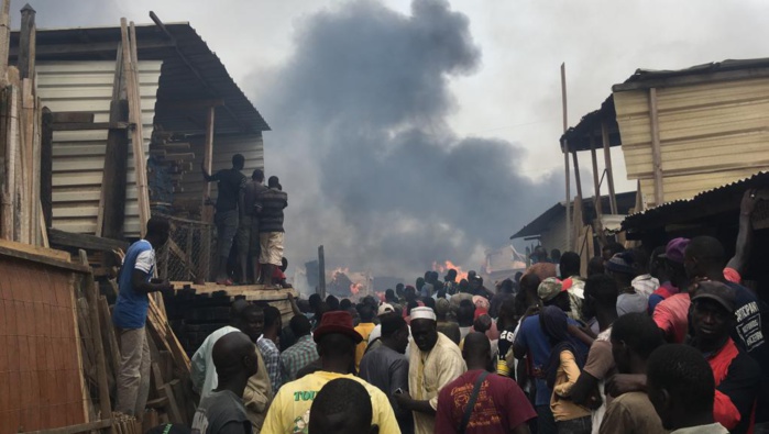 Urgent: Un incendie ravage une dizaine de cantines au marché Sam de Thiès