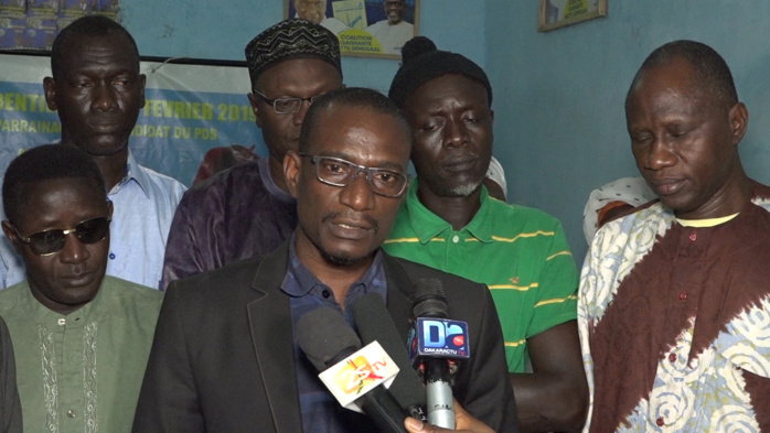 Saint-Louis / La fédération départementale du Pds récuse Braya : " Ni Me Abdoulaye Wade, ni Karim Wade, n'aurait donné son onction à Ameth Fall Braya. Ses affirmations n'engagent pas le parti, encore moins le candidat Karim Wade" Saint-Louis / La fédération départementale du Pds récuse Braya : " Ni Me Abdoulaye Wade, ni Karim Wade, n'aurait donné son onction à Ameth Fall Braya. Ses affirmations n'engagent pas le parti, encore moins le candidat Karim Wade"