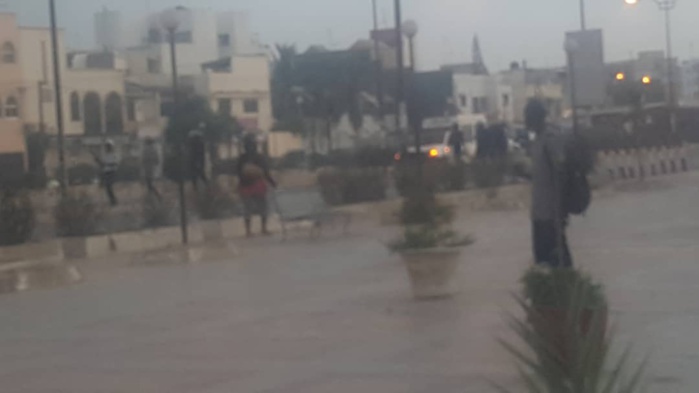 Urgent : Affrontements entre les Pro Khalifa Sall et les forces de l’ordre sur le 2 voies de Sacré-Cœur 