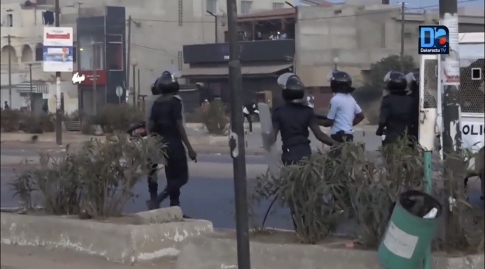 Urgent / Les affrontements reprennent à Sacré-Cœur : Des pneus brûlés par des pro-Khalifa
