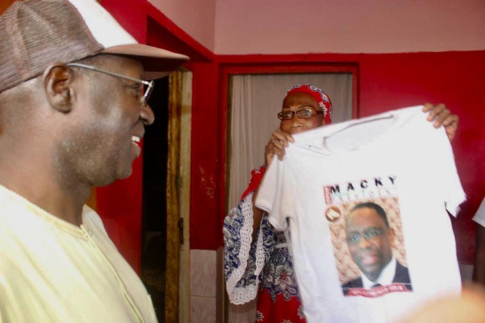Présidentielle 2019 / BBY Mbao : Abdou Karim Sall dans les quartiers de la Zac de Mbao pour la réélection du Président Macky SALL (Images) Présidentielle 2019 / BBY Mbao : Abdou Karim Sall dans les quartiers de la Zac de Mbao pour la réélection du Président Macky SALL (Images)