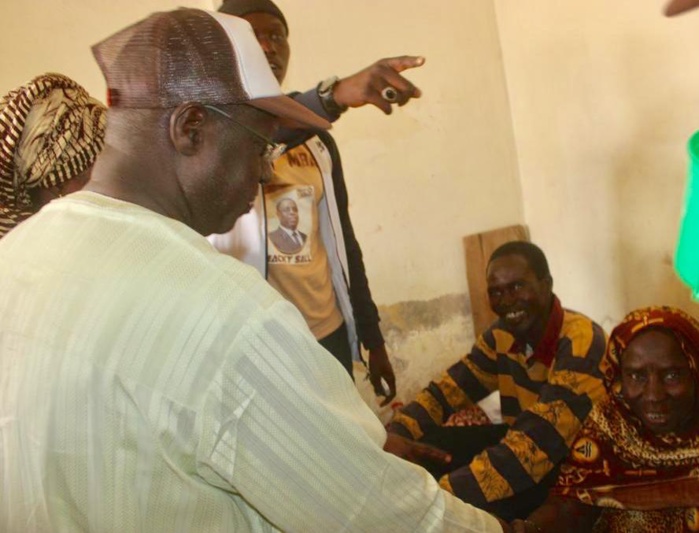 Présidentielle 2019 / BBY Mbao : Abdou Karim Sall dans les quartiers de la Zac de Mbao pour la réélection du Président Macky SALL (Images) Présidentielle 2019 / BBY Mbao : Abdou Karim Sall dans les quartiers de la Zac de Mbao pour la réélection du Président Macky SALL (Images)