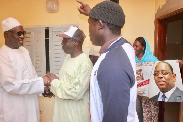Présidentielle 2019 / BBY Mbao : Abdou Karim Sall dans les quartiers de la Zac de Mbao pour la réélection du Président Macky SALL (Images) Présidentielle 2019 / BBY Mbao : Abdou Karim Sall dans les quartiers de la Zac de Mbao pour la réélection du Président Macky SALL (Images)