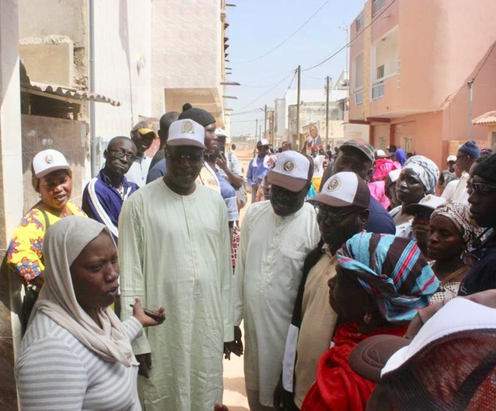 Présidentielle 2019 / BBY Mbao : Abdou Karim Sall dans les quartiers de la Zac de Mbao pour la réélection du Président Macky SALL (Images) Présidentielle 2019 / BBY Mbao : Abdou Karim Sall dans les quartiers de la Zac de Mbao pour la réélection du Président Macky SALL (Images)