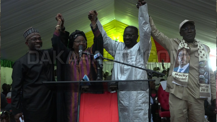 Images du meeting organisé par le Ministre Papa Abdoulaye Seck à la rue 6x23 de la Médina : Forte mobilisation pour la réélection du Président Macky Sall au 1er tour Images du meeting organisé par le Ministre Papa Abdoulaye Seck à la rue 6x23 de la Médina : Forte mobilisation pour la réélection du Président Macky Sall au 1er tour