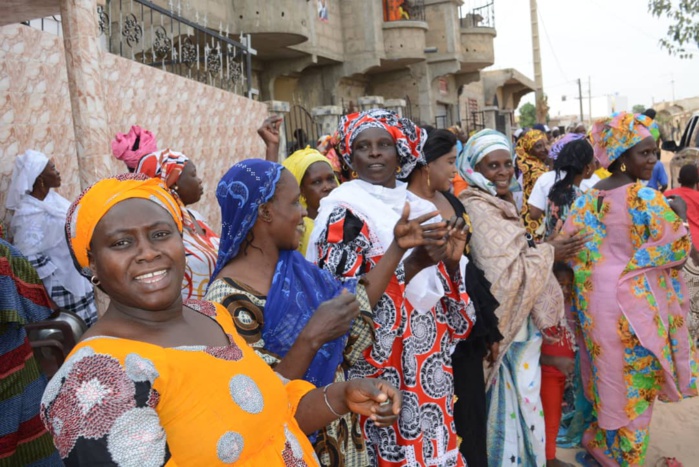 Oumar Gueye, en caravane dans la zone de Niague où la population compte réélire Macky Sall à 95%, raille l’opposition : « Notre pays ne peut pas être dirigé par des gens incapables de gérer un service » Oumar Gueye, en caravane dans la zone de Niague où la population compte réélire Macky Sall à 95%, raille l’opposition : « Notre pays ne peut pas être dirigé par des gens incapables de gérer un service »