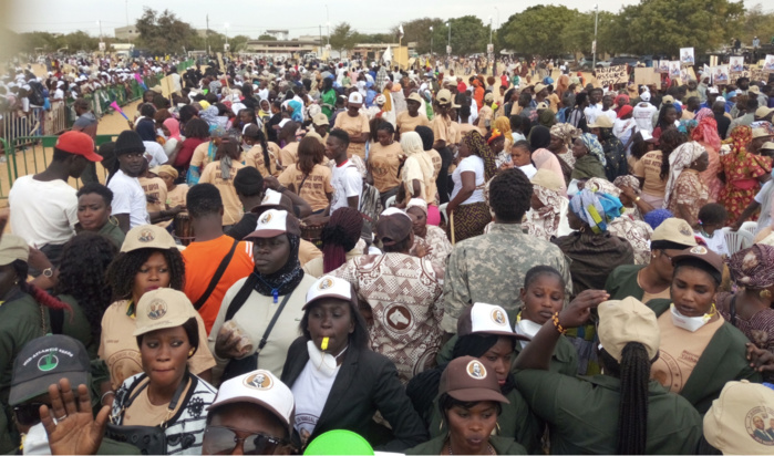 Présidentielle 2019/Arrivée du Président à Rufisque : La guerre des pancartes bat son plein (Images)