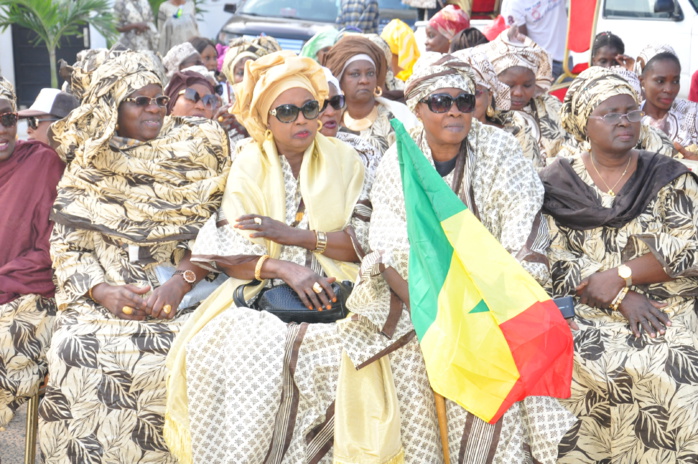 (Images ) Meeting de soutien des voisins de Pr Macky Sall à Fenêtre mermoz sous la houlette de Me Lika Ba (Images ) Meeting de soutien des voisins de Pr Macky Sall à Fenêtre mermoz sous la houlette de Me Lika Ba
