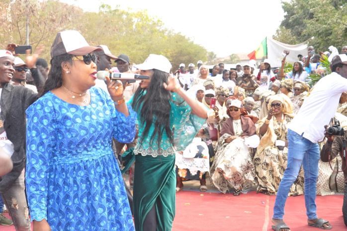 (Images ) Meeting de soutien des voisins de Pr Macky Sall à Fenêtre mermoz sous la houlette de Me Lika Ba