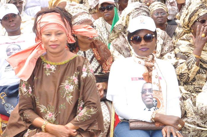 (Images ) Meeting de soutien des voisins de Pr Macky Sall à Fenêtre mermoz sous la houlette de Me Lika Ba