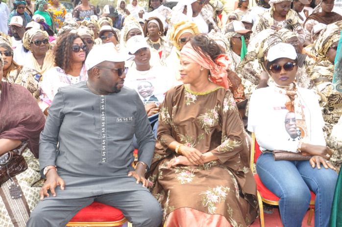 (Images ) Meeting de soutien des voisins de Pr Macky Sall à Fenêtre mermoz sous la houlette de Me Lika Ba (Images ) Meeting de soutien des voisins de Pr Macky Sall à Fenêtre mermoz sous la houlette de Me Lika Ba