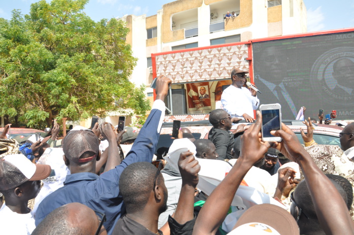 (Images ) Meeting de soutien des voisins de Pr Macky Sall à Fenêtre mermoz sous la houlette de Me Lika Ba (Images ) Meeting de soutien des voisins de Pr Macky Sall à Fenêtre mermoz sous la houlette de Me Lika Ba