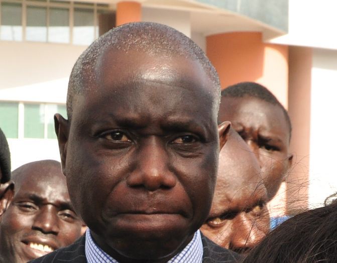 Bara Tall vend ses biens pour payer ses dettes