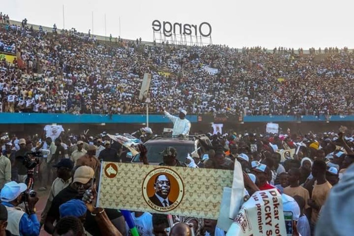 Stade Léopold Sédar Senghor : Le bain de foule de Macky Sall à son meeting de clôture