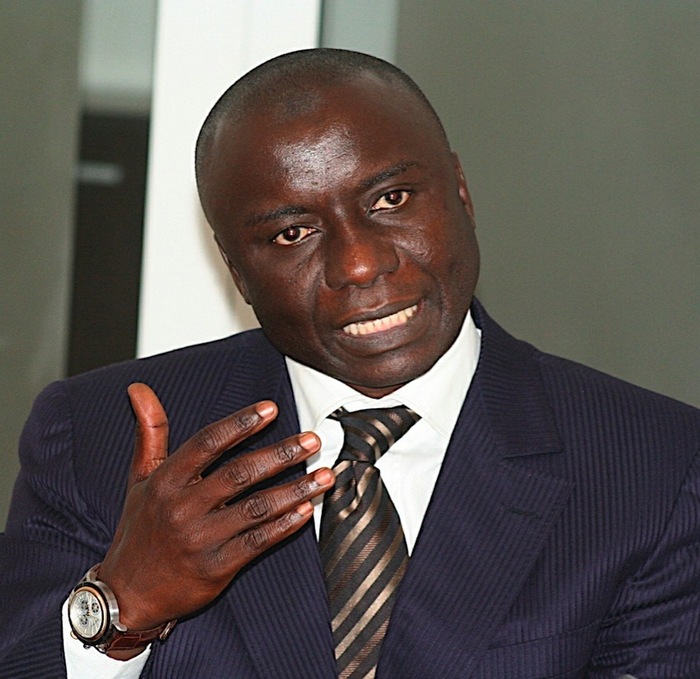 Baptême Chez Ahmed Khalifa Niasse : Idrissa Seck se rappelle le beau vieux temps, raille Madické et snobe Souleymane Ndéné.
