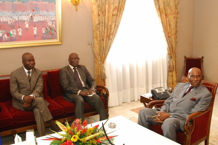 [ PHOTOS ] DIALOGUE POLITIQUE: Le groupe des six est né