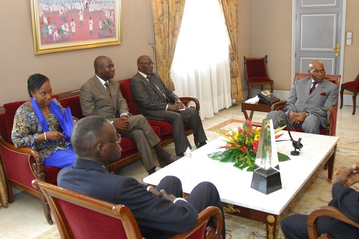 [ PHOTOS ] DIALOGUE POLITIQUE: Le groupe des six est né