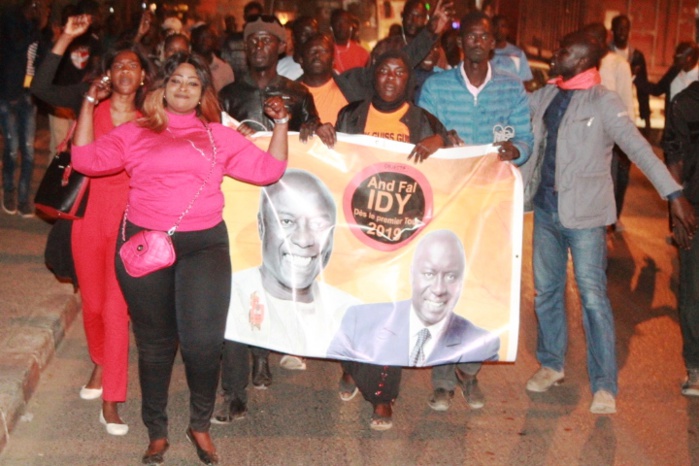 Rufisque : Des militants de Rewmi manifestent pour un 2ème tour Rufisque : Des militants de Rewmi manifestent pour un 2ème tour