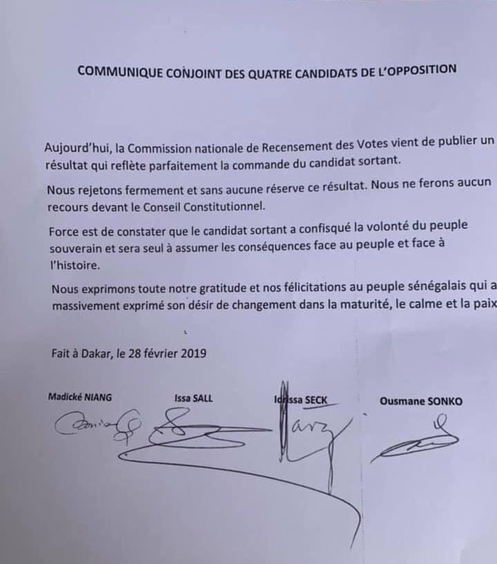 Idrissa Seck au nom des candidats de l’opposition : « Nous rejetons ce résultat commandé par le candidat sortant. Nous ne ferons aucun recours au conseil constitutionnel. » Idrissa Seck au nom des candidats de l’opposition : « Nous rejetons ce résultat commandé par le candidat sortant. Nous ne ferons aucun recours au conseil constitutionnel. »