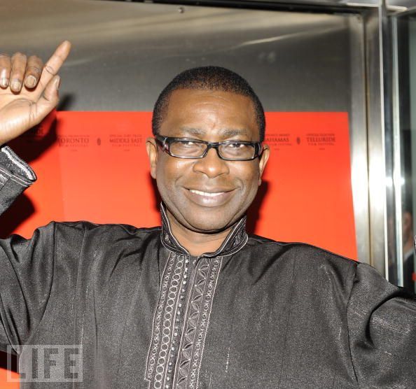 Youssou Ndour interprète une chanson en l'honneur d'Interpol.