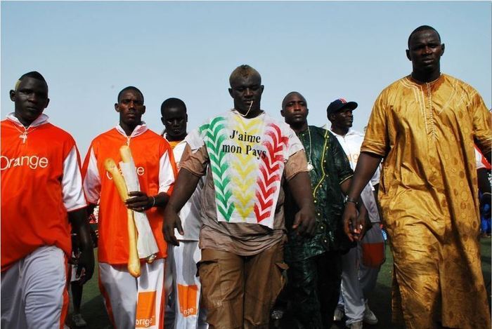 [ PHOTOS ] Balla Gaye n° 2 - Mohamed Ndaw Tyson : la guerre des drapeaux. 