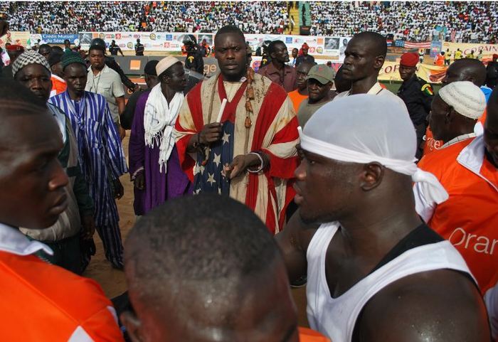 [ PHOTOS ] Balla Gaye n° 2 - Mohamed Ndaw Tyson : la guerre des drapeaux. 