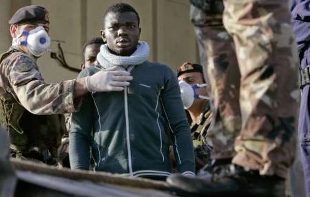 Italie: accrochages entre police et demandeurs d'asiles, 35 blessés