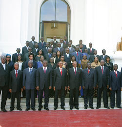 Pas de vacances pour Abdoulaye Wade et ses ministres.