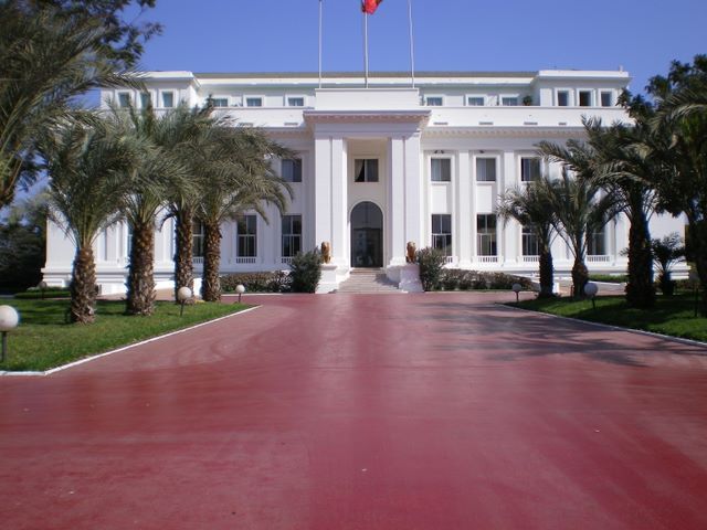 Une réunion de politiques hier après-midi au palais.